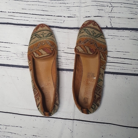 Unisa Tapestry Canvas Flat Leather Shoes Size 6B - Picture 3 of 7
